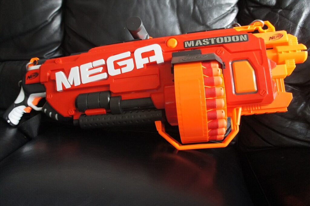 Nerf Mega Mastodon patří k těm větším